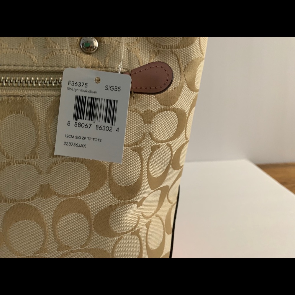 Coach Tote - Picture 4 of 4